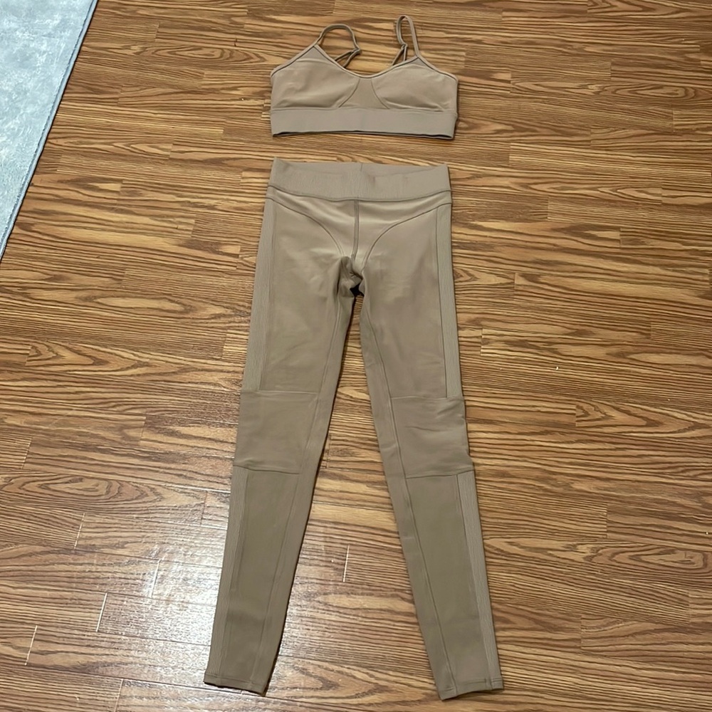 Alo yoga activewear set